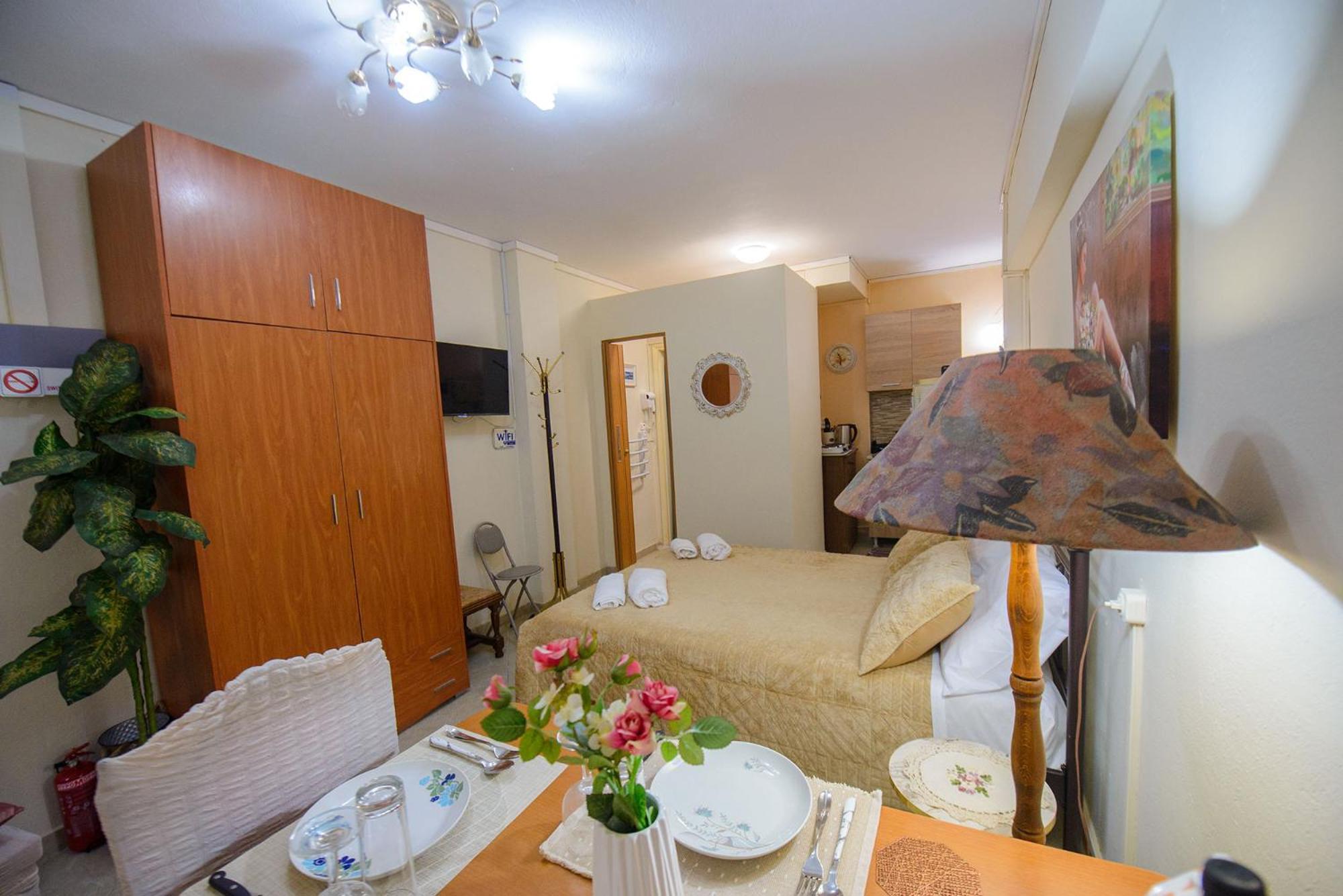 Georgia'S Studio Corfu Town Bagian luar foto